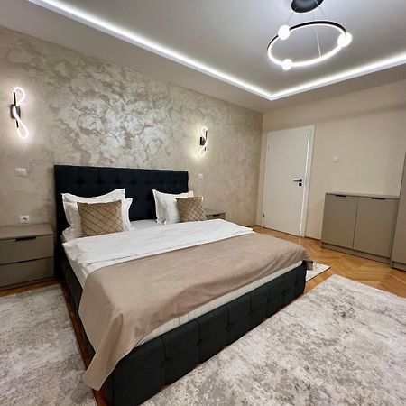 Prestige Aparthotel Brasov Exterior photo