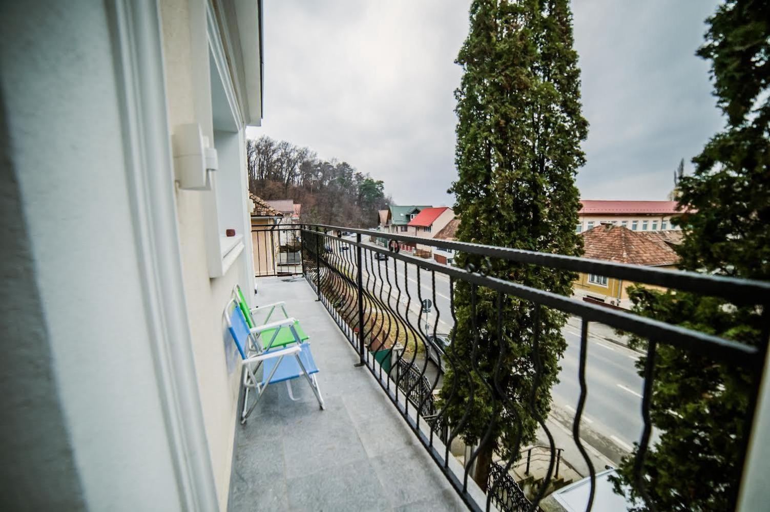 Prestige Aparthotel Brasov Exterior photo